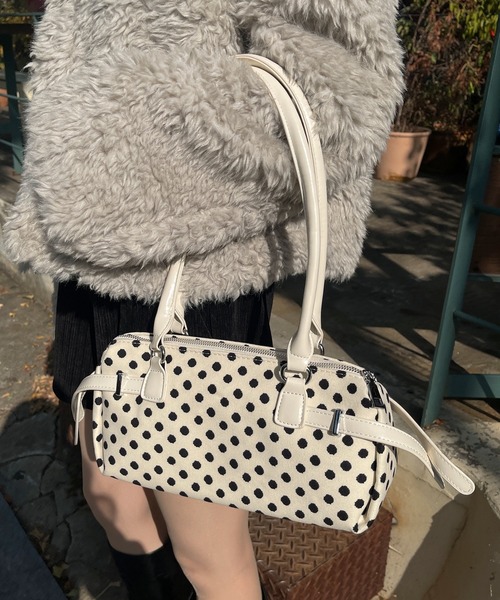 UNE MANSION(ユヌマンション)の「【カバンのサイズが選べる】トレンドドットパターンミニバッグ(ショルダーバッグ・レディース・ホワイト系その他/ホワイト系その他2/ブラック系その他/ブラック系その他2/ブラウン系その他/ブラウン系その他2・ONESIZE)」の2枚目の写真