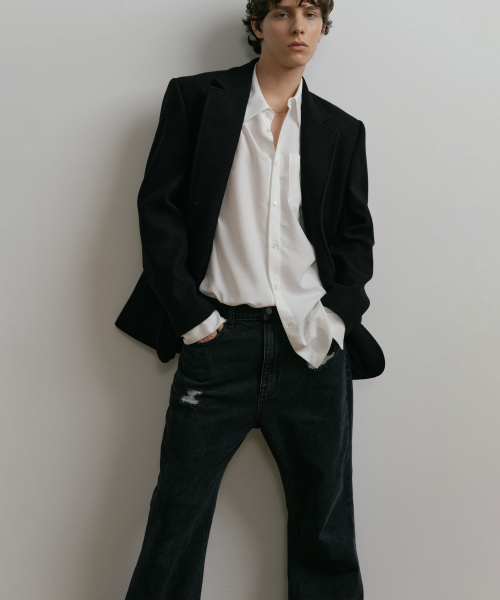 DUSTYWHITE(ダスティーホワイト)の「BLACK WOOL ZIP-SLEEVE TAILORED BLAZER(テーラードジャケット・メンズ・その他・MEDIUM/LARGE/X-LARGE)」の4枚目の写真