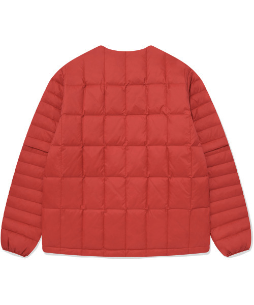 COVERNAT（カバーナット）の「[COVERNAT x WRANGLER] 袖切り替えコラボアートワーク軽量パッカブルダックダウンレッド（ダウンジャケット/コート・レディース・その他・X-LARGE/SMALL/MEDIUM）」の2枚目の写真