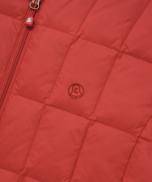 COVERNAT（カバーナット）の「[COVERNAT x WRANGLER] 袖切り替えコラボアートワーク軽量パッカブルダックダウンレッド（ダウンジャケット/コート・レディース・その他・X-LARGE/SMALL/MEDIUM）」の4枚目の写真