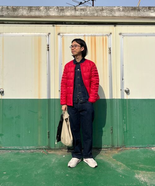 COVERNAT（カバーナット）の「[COVERNAT x WRANGLER] 袖切り替えコラボアートワーク軽量パッカブルダックダウンレッド（ダウンジャケット/コート・レディース・その他・X-LARGE/SMALL/MEDIUM）」の14枚目の写真