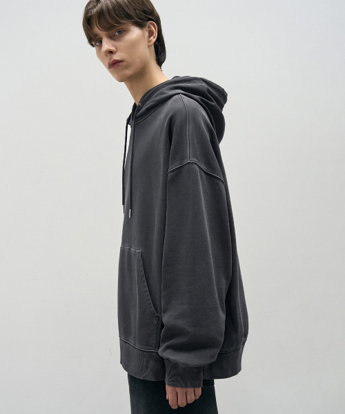 DRAW FIT（ドローフィット）の「ピグメントミニマルフード[チャコール]（パーカー・メンズ・その他・MEDIUM/LARGE/X-LARGE）」の2枚目の写真