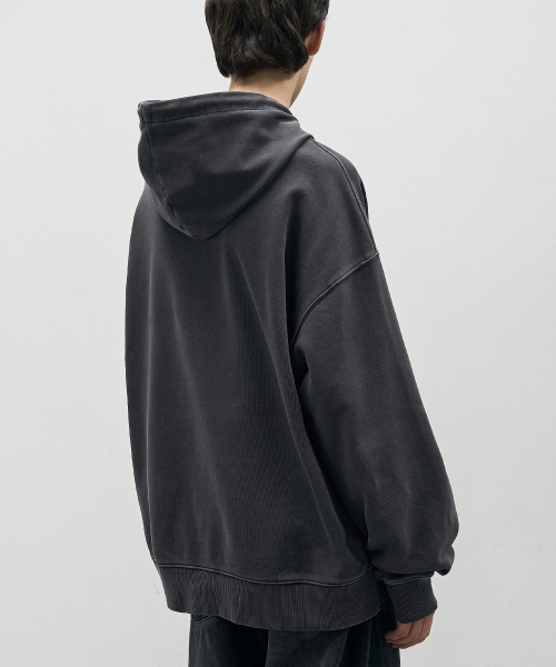 DRAW FIT（ドローフィット）の「ピグメントミニマルフード[チャコール]（パーカー・メンズ・その他・MEDIUM/LARGE/X-LARGE）」の3枚目の写真