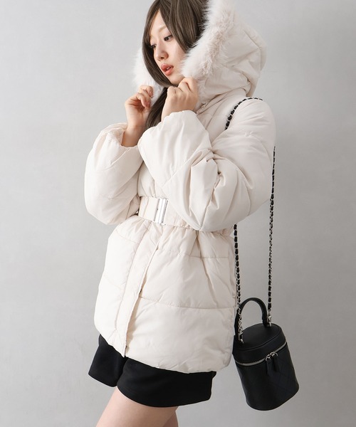 未使用に近い美品　バボラ　レディースフード付きジャケット　ホワイト×ネイビー　O 未使用に近い美品 バボラ レディースフード付きジャケット ホワイト