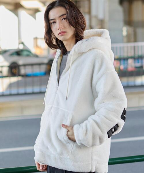 WEGO(ウィゴー)の「WEGO/エコファーグラフィックブルゾン(ブルゾン・メンズ・ブラック/ホワイト・MEDIUM/LARGE)」の4枚目の写真