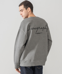 ICONOGRAPHY（アイコノグラフィー）の「900GヘビコットンピグメントエンブレムボリュームプリントDGR（スウェット）」