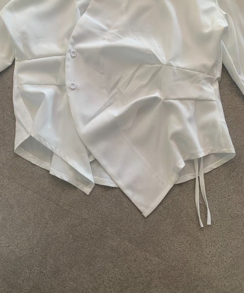 SHEPP（シープ）の「【26年春新作】カシュクールデザイン アシンメトリーヘムブラウス（シャツ/ブラウス・レディース・ブルー/ホワイト・L/M）」の6枚目の写真