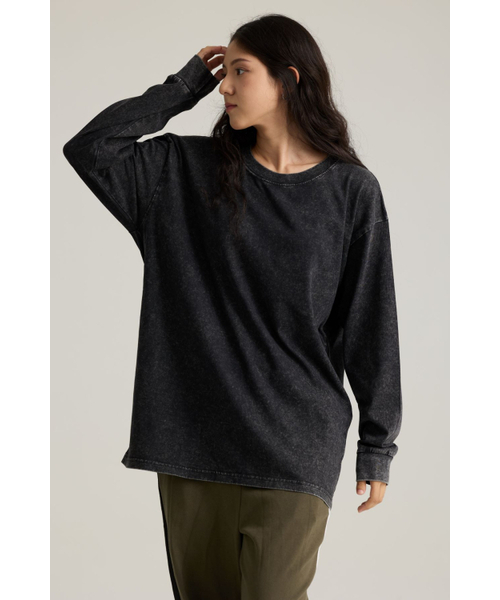 PHILIPPAKER(フィリップペイカー)の「ビエムシー ソリッド オーバーサイズ ピグメント ロングスリーブ ブラック(Tシャツ/カットソー・メンズ・その他・MEDIUM/LARGE/X-LARGE)」の2枚目の写真