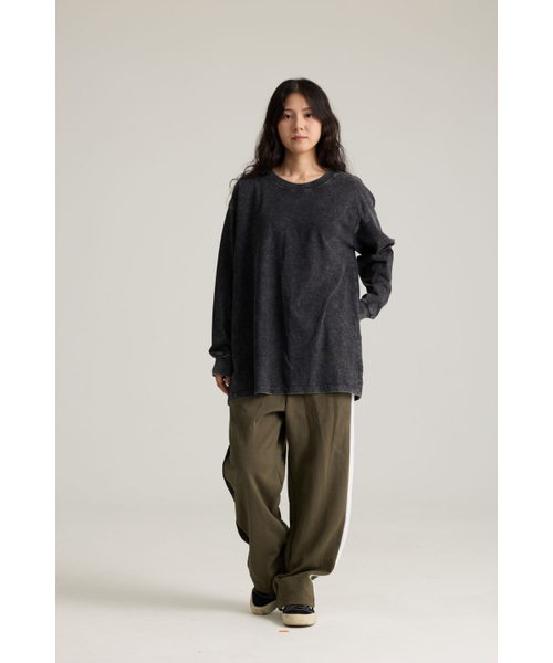 PHILIPPAKER(フィリップペイカー)の「ビエムシー ソリッド オーバーサイズ ピグメント ロングスリーブ ブラック(Tシャツ/カットソー・メンズ・その他・MEDIUM/LARGE/X-LARGE)」の3枚目の写真