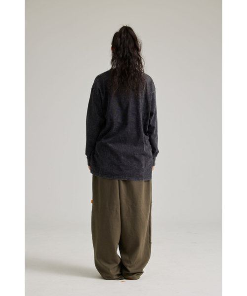 PHILIPPAKER(フィリップペイカー)の「ビエムシー ソリッド オーバーサイズ ピグメント ロングスリーブ ブラック(Tシャツ/カットソー・メンズ・その他・MEDIUM/LARGE/X-LARGE)」の6枚目の写真