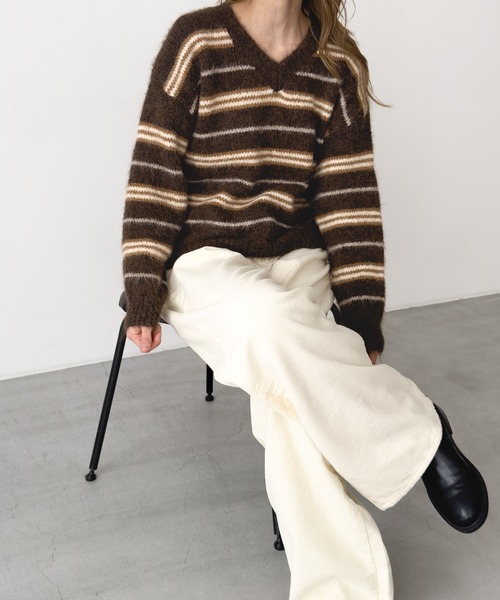 CANAL JEAN(キャナルジーン)の「El mar Vネックボーダーニット(ニット/セーター・レディース・ブラウン/ベージュ・ONE SIZE)」の2枚目の写真
