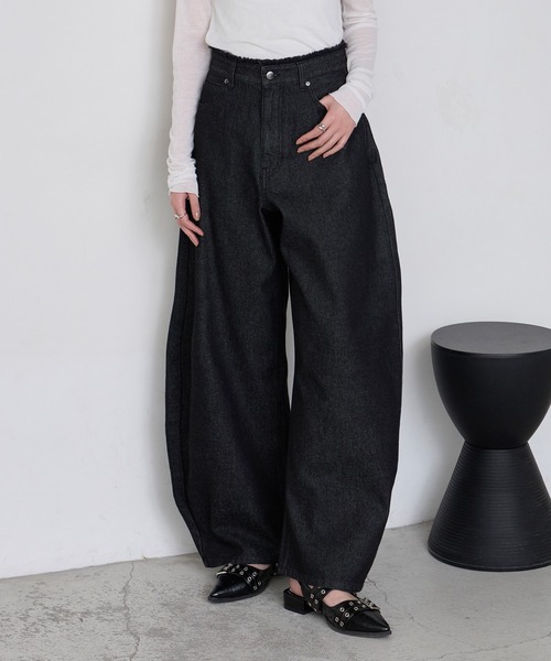 forksy.(フォルクシー)の「【forksy.】サステナブル フリンジ ハイウエスト エッグデニムパンツ / 速乾(デニムパンツ・レディース・ブラウン/インディゴブルー/アイボリー/ブラック/ブルー・L/M/S)」の3枚目の写真