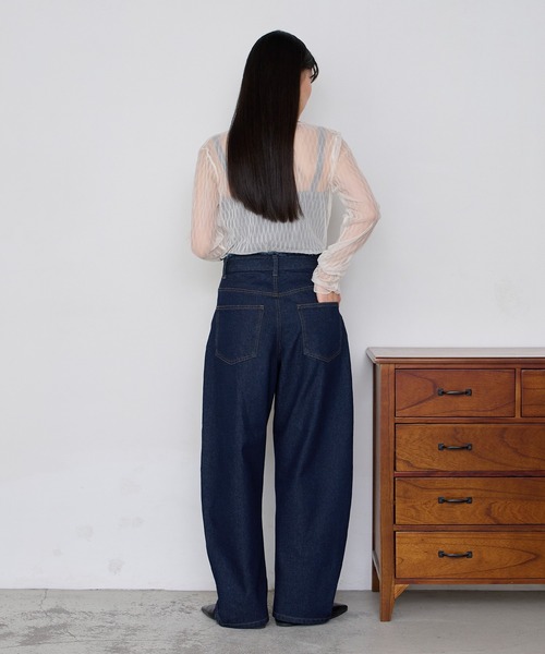 forksy.(フォルクシー)の「【forksy.】サステナブル フリンジ ハイウエスト エッグデニムパンツ / 速乾(デニムパンツ・レディース・ブラウン/インディゴブルー/アイボリー/ブラック/ブルー・L/M/S)」の16枚目の写真