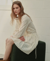 OURO（アウロ）の「FRILL MINI DRESS [ CREAM BEIGE ]（ワンピース）」