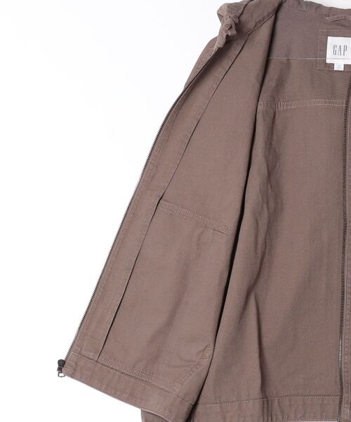 GAP（ギャップ）の「オーバーサイズ キャンバス ユーティリティジャケット（その他アウター・メンズ・ブラウン・M/L/XS/S/XL）」の2枚目の写真