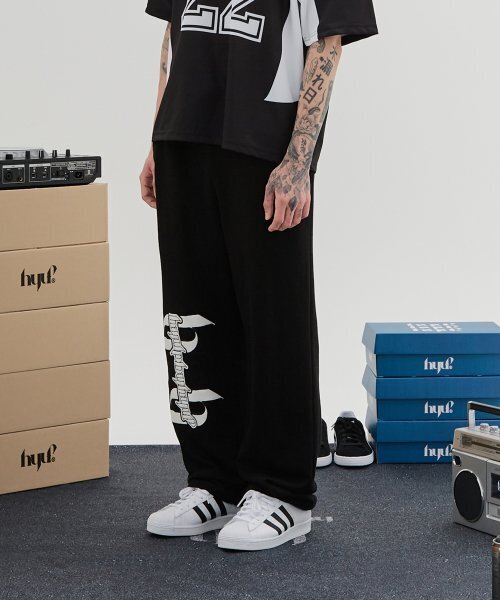 HYUP BY HYUF(ヒュプ・バイ・ヒュプ)の「サイドポケットジョガー-ブラック(スウェットパンツ・メンズ・その他・ONE SIZE)」の2枚目の写真
