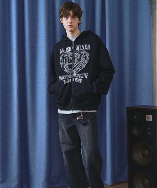 ALAND（エーランド）の「MAISON MINED／HEART フードジップ（パーカー・メンズ・ブラック/チャコール/グレー・SMALL/MEDIUM）」の4枚目の写真