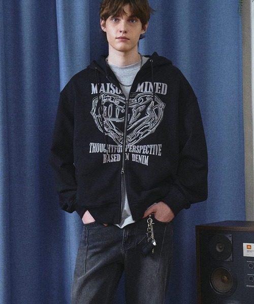 ALAND（エーランド）の「MAISON MINED／HEART フードジップ（パーカー・メンズ・ブラック/チャコール/グレー・SMALL/MEDIUM）」の6枚目の写真