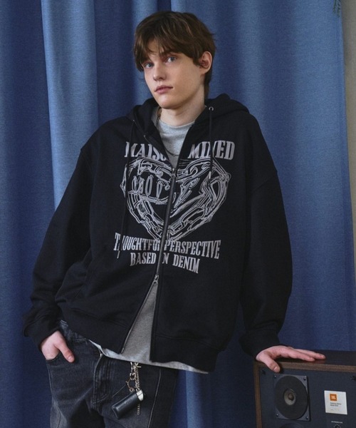 ALAND（エーランド）の「MAISON MINED／HEART フードジップ（パーカー・メンズ・ブラック/チャコール/グレー・SMALL/MEDIUM）」の8枚目の写真