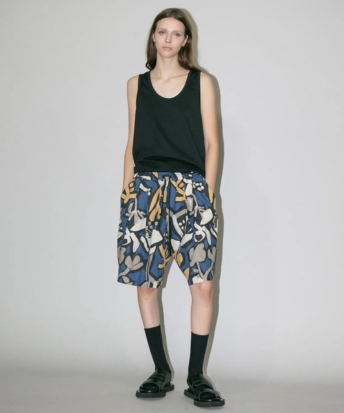 my beautiful landlet（マイビューティフルランドレット）の「【my beautiful landlet】FLORAL PIGMENT PRINT WIDE SHORT PANTS（その他パンツ・メンズ・ピンク/グリーン/マスタード/ブルー/ベージュ・1/0）」の4枚目の写真