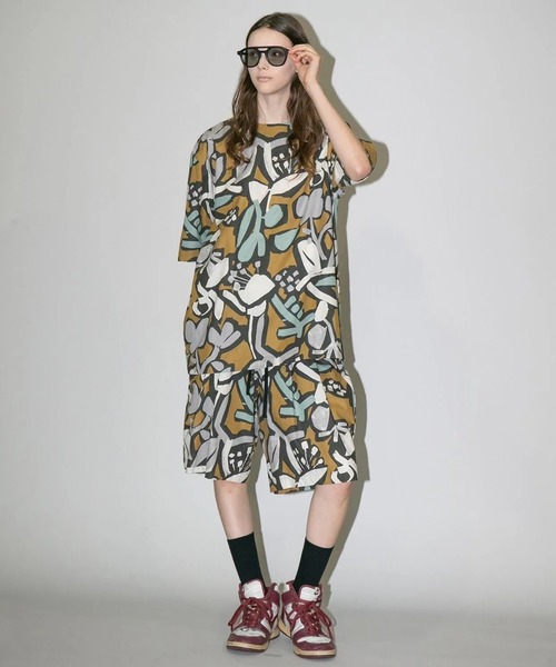my beautiful landlet（マイビューティフルランドレット）の「【my beautiful landlet】FLORAL PIGMENT PRINT WIDE SHORT PANTS（その他パンツ・メンズ・ピンク/グリーン/マスタード/ブルー/ベージュ・1/0）」の5枚目の写真