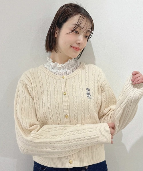 F i.n.t（フィント）の「シュナウザー刺繍ケーブルニットカーディガン/fint フィント（カーディガン/ボレロ・レディース・オフホワイト/ネイビー/レッド・FREE）」の6枚目の写真
