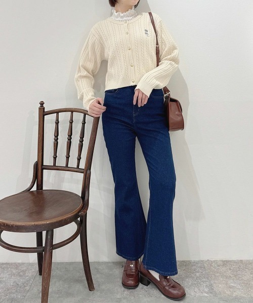 F i.n.t（フィント）の「シュナウザー刺繍ケーブルニットカーディガン/fint フィント（カーディガン/ボレロ・レディース・オフホワイト/ネイビー/レッド・FREE）」の8枚目の写真