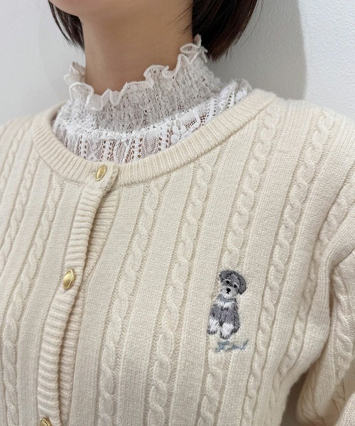 F i.n.t（フィント）の「シュナウザー刺繍ケーブルニットカーディガン/fint フィント（カーディガン/ボレロ・レディース・オフホワイト/ネイビー/レッド・FREE）」の10枚目の写真