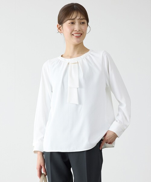 Jayro(ジャイロ)の「タイ付ブラウス(シャツ/ブラウス・レディース・ホワイト系その他/ベージュ/ネイビー・M)」の1枚目の写真