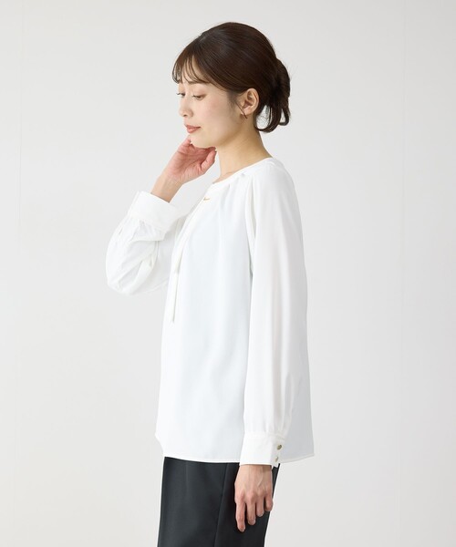 Jayro(ジャイロ)の「タイ付ブラウス(シャツ/ブラウス・レディース・ホワイト系その他/ベージュ/ネイビー・M)」の12枚目の写真
