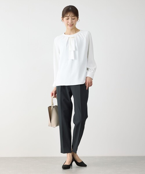 Jayro(ジャイロ)の「タイ付ブラウス(シャツ/ブラウス・レディース・ホワイト系その他/ベージュ/ネイビー・M)」の14枚目の写真
