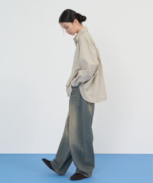NUJOH(ヌゾ)の「Muted Stripe Loose Shirt / ミュートストライプルーズシャツ(シャツ/ブラウス・レディース・ベージュ/ブラウン/ネイビー・FREE)」の5枚目の写真
