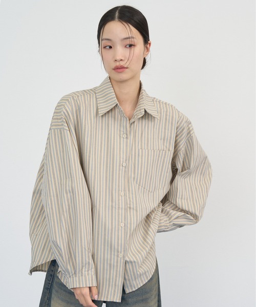 NUJOH(ヌゾ)の「Muted Stripe Loose Shirt / ミュートストライプルーズシャツ(シャツ/ブラウス・レディース・ベージュ/ブラウン/ネイビー・FREE)」の19枚目の写真