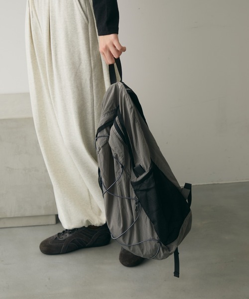 full/fill.(フルフィル)の「mesh pocket sheer back pack / メッシュポケットシアーバックパック(バックパック/リュック・レディース・グレー/アイボリー・FREE)」の17枚目の写真