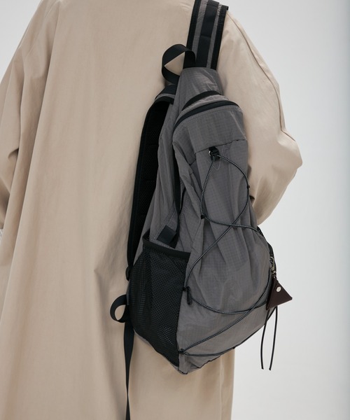 full/fill.(フルフィル)の「mesh pocket sheer back pack / メッシュポケットシアーバックパック(バックパック/リュック・レディース・グレー/アイボリー・FREE)」の11枚目の写真