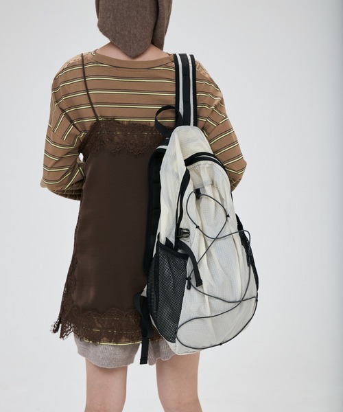 full/fill.(フルフィル)の「mesh pocket sheer back pack / メッシュポケットシアーバックパック(バックパック/リュック・レディース・グレー/アイボリー・FREE)」の8枚目の写真