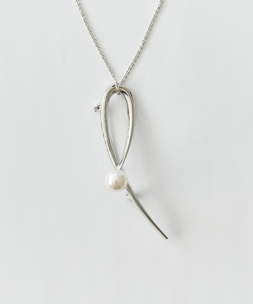 Phoebe(フィービィー)の「2wayスタイリッシュクロスカーブパールブローチネックレス セレモニー/入卒/式典(ネックレス・レディース・イエローゴールド/シルバー・FREE)」の11枚目の写真