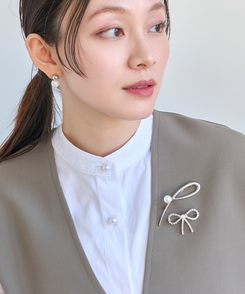 Phoebe(フィービィー)の「2wayスタイリッシュクロスカーブパールブローチネックレス セレモニー/入卒/式典(ネックレス・レディース・イエローゴールド/シルバー・FREE)」の19枚目の写真