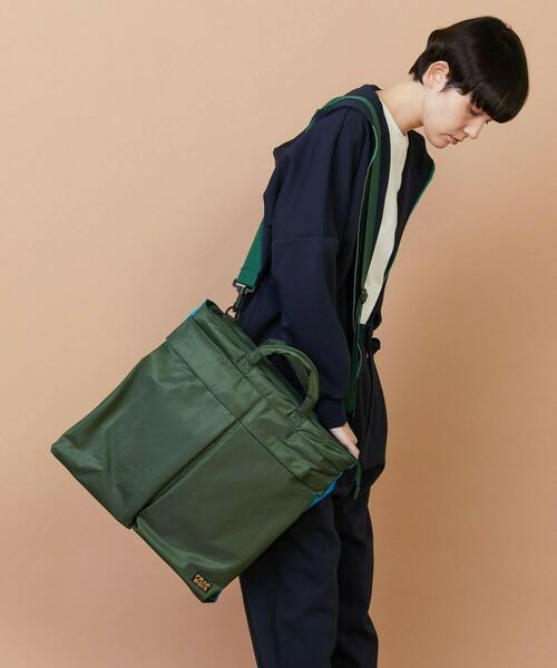 FRAPBOIS(フラボア)の「ヘルメットBAG(ショルダーバッグ・レディース・カーキ/ブラック・FREE)」の6枚目の写真