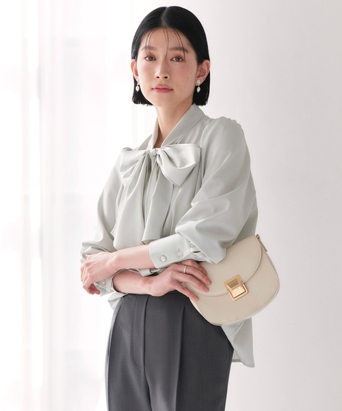 RUIRUE BOUTIQUE(ルイルエブティック)の「洗える | タック & リボン シャツブラウス | ブラウス・ボウタイブラウス・トップス・シャツ・オケージョンブラウス・長袖ブラウス・きれいめブラウス・オフィスカジュアルブラウス(シャツ/ブラウス・レディース・ライトグレー/ベージュ/オフホワイト・M/S/L)」の21枚目の写真