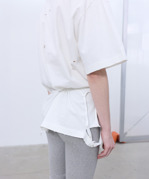 LCDC TM（エルシーディーシーティーエム）の「DISTRESSED OVERSIZED T-SHIRT (WHITE)（Tシャツ/カットソー・レディース・その他・OS）」の9枚目の写真
