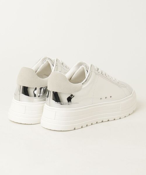 DOUBLE STANDARD CLOTHING(ダブルスタンダードクロージング)の「メタリックスニーカー(スニーカー・レディース・シルバー・35.5/36.5/37.5)」の7枚目の写真