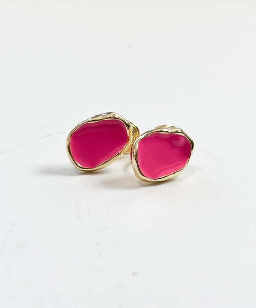 yu-ka(ユーカ)の「YU-KA:ゴールドフレーム オーバルイヤリング gold frame oval earring(イヤリング・レディース・ピンク/グリーン/ベージュ・FREE)」の3枚目の写真