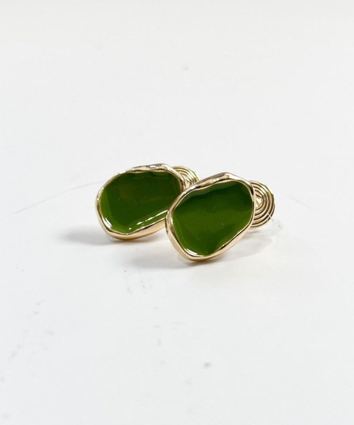 yu-ka(ユーカ)の「YU-KA:ゴールドフレーム オーバルイヤリング gold frame oval earring(イヤリング・レディース・ピンク/グリーン/ベージュ・FREE)」の2枚目の写真