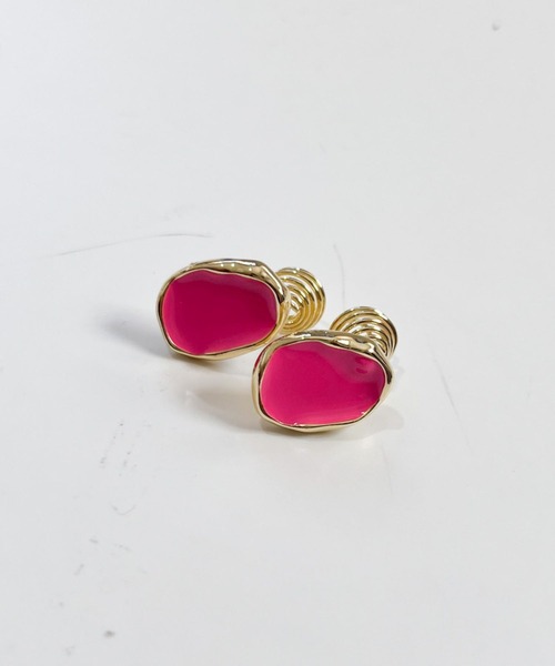 yu-ka(ユーカ)の「YU-KA:ゴールドフレーム オーバルイヤリング gold frame oval earring(イヤリング・レディース・ピンク/グリーン/ベージュ・FREE)」の6枚目の写真