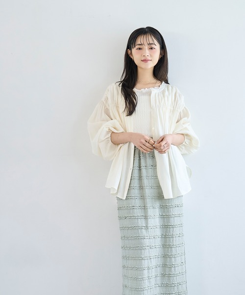 mil(ミル)の「シャーリングチュニックシャツ【586092】(シャツ/ブラウス・レディース・オフホワイト/グレイッシュブルー/ブラック・ONE SIZE)」の7枚目の写真