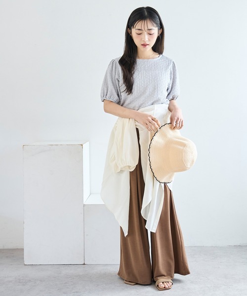 mil(ミル)の「シャーリングチュニックシャツ【586092】(シャツ/ブラウス・レディース・オフホワイト/グレイッシュブルー/ブラック・ONE SIZE)」の9枚目の写真