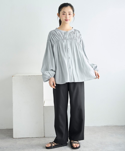 mil(ミル)の「シャーリングチュニックシャツ【586092】(シャツ/ブラウス・レディース・オフホワイト/グレイッシュブルー/ブラック・ONE SIZE)」の16枚目の写真