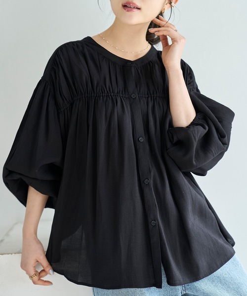 mil(ミル)の「シャーリングチュニックシャツ【586092】(シャツ/ブラウス・レディース・オフホワイト/グレイッシュブルー/ブラック・ONE SIZE)」の10枚目の写真