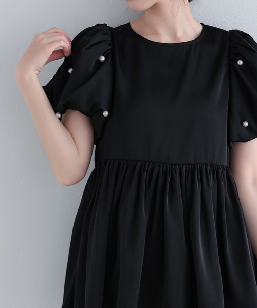 Fit more(フィットモア)の「パールバルーンスリーブサテンペプラムトップス(その他トップス・レディース・ブルー/ブラック/ピンク・FREE)」の16枚目の写真
